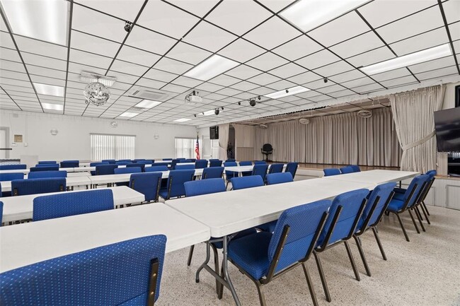 Building Photo - 3833 101st Terrace N