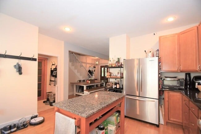 Building Photo - 90 High St