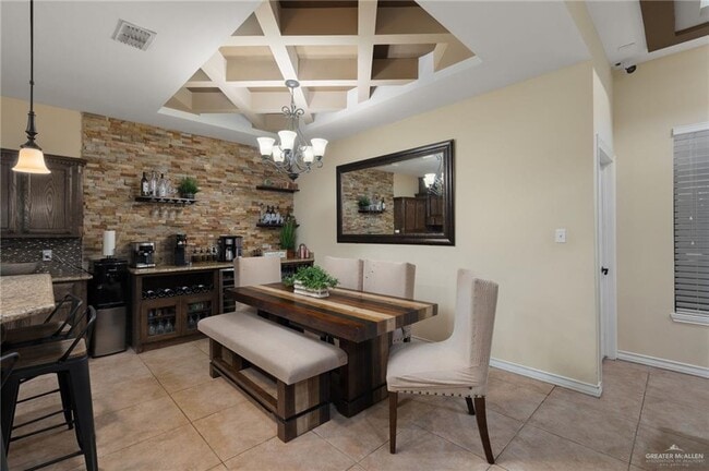 Building Photo - 12 Samaria St