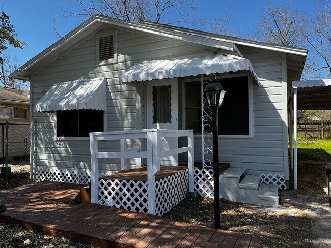 Primary Photo - 4729 Coke St