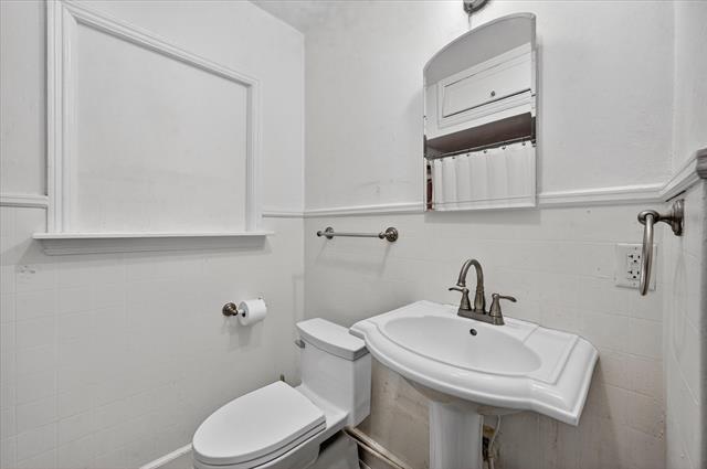 Building Photo - 304 Appian Way