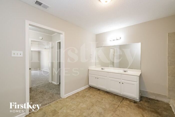 Building Photo - 4299 Crescent Park Dr