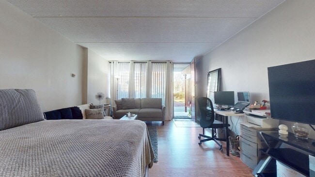 Building Photo - 200 Swanton St