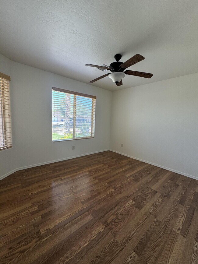 Building Photo - For Rent: 3-bedroom, 2-bathroom home in Barkley Ranch