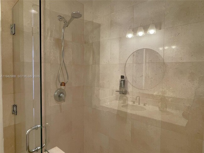 Building Photo - 1060 Brickell Ave