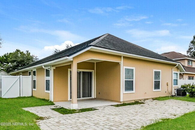 Building Photo - 3107 Wandering Oaks Dr