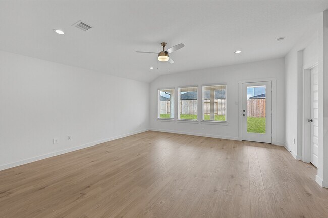 Building Photo - 30034 Foxtail Pne Ct