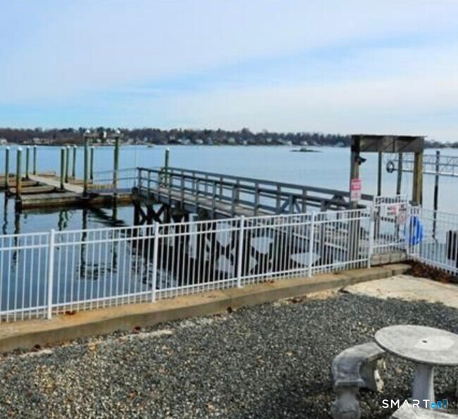 Building Photo - 58 Davenport Dr