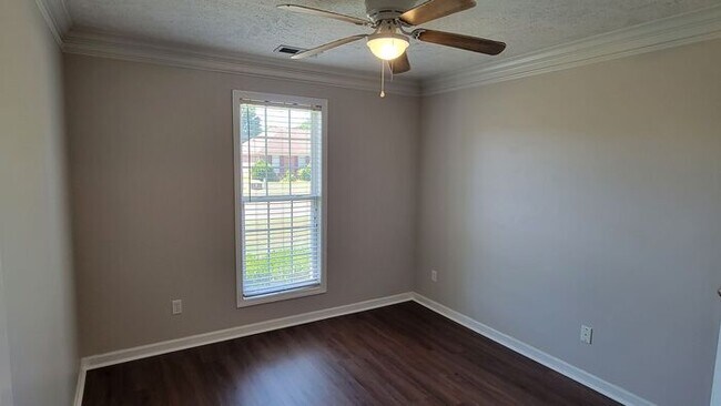 Building Photo - Forrest Pointe Subdivision