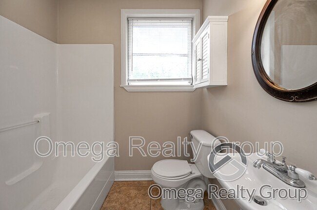 Building Photo - 568 Morningview Dr