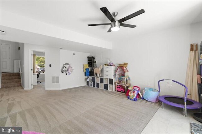 Building Photo - 465 Carvel Beach Rd