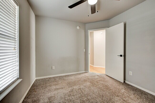 Building Photo - 1225 Briar Patch Way