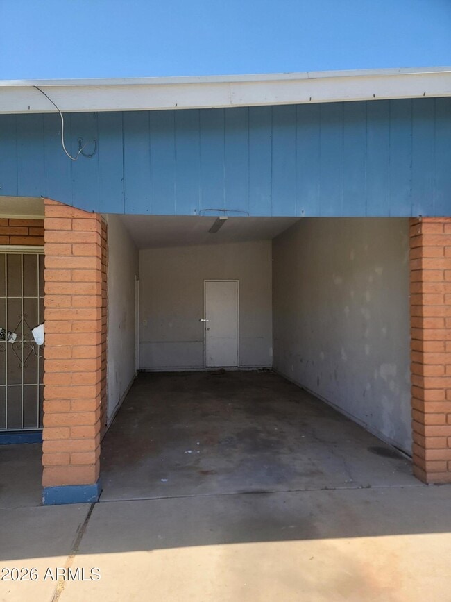 Building Photo - 204 N Standage