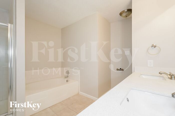 Building Photo - 28819 Raestone St