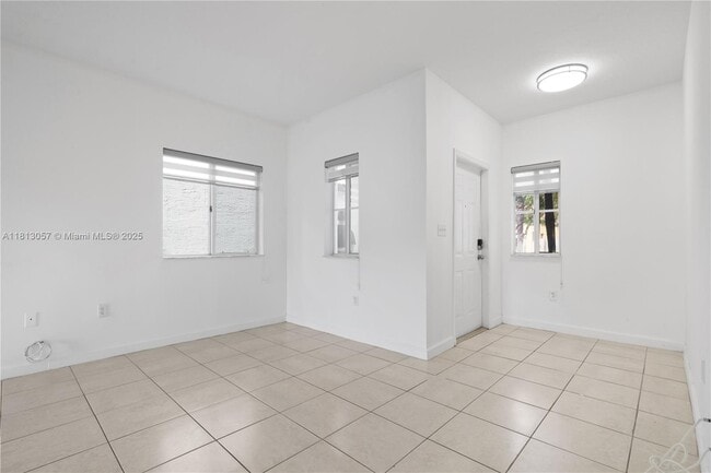 Building Photo - 1180 NE 41st Ave