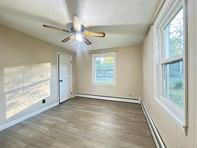 Building Photo - 135 S Pierce Rd