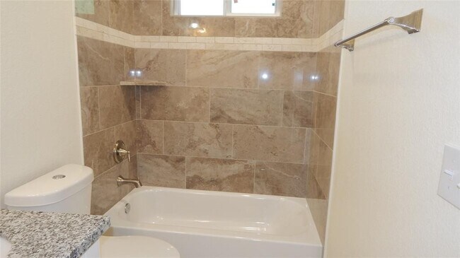 Building Photo - Great 3 Bedroom, 2 1/2 bath new constructi...