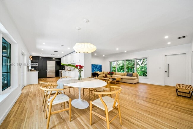 Building Photo - 1010 Placetas Ave