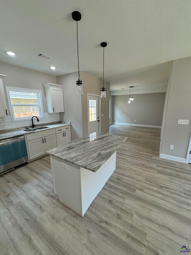 Building Photo - 312 Beau Claire Cir