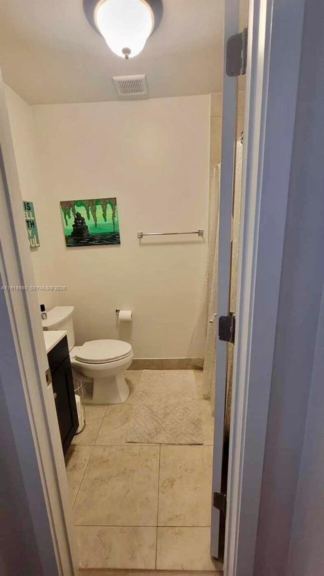 Building Photo - 15529 Miami Lakeway N