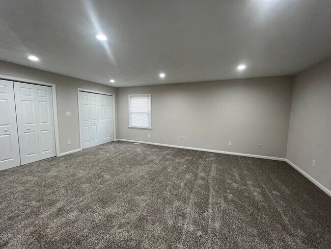 Building Photo - 5 Dunwoody Cir
