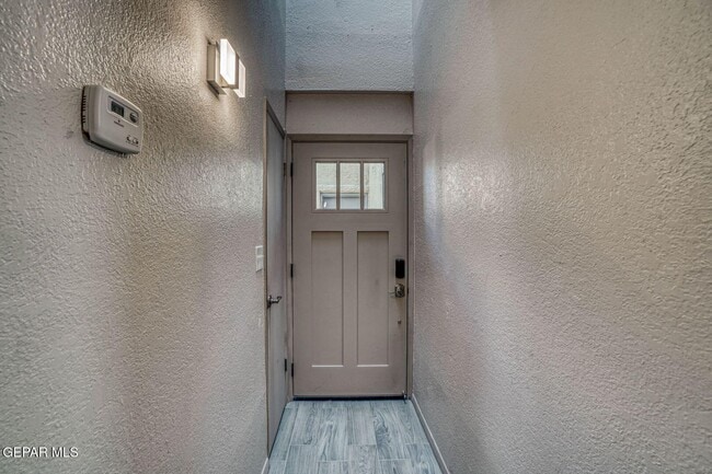 Building Photo - 311 Zenith Dr