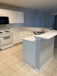 Building Photo - 5002-10