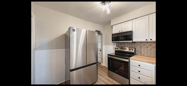 Building Photo - 3709 Eminence Blvd