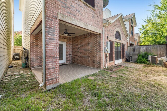 Building Photo - 9822 Marlink