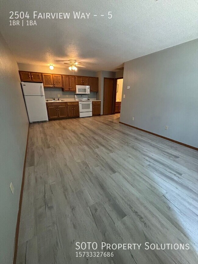 Building Photo - 2504 Fairview Way