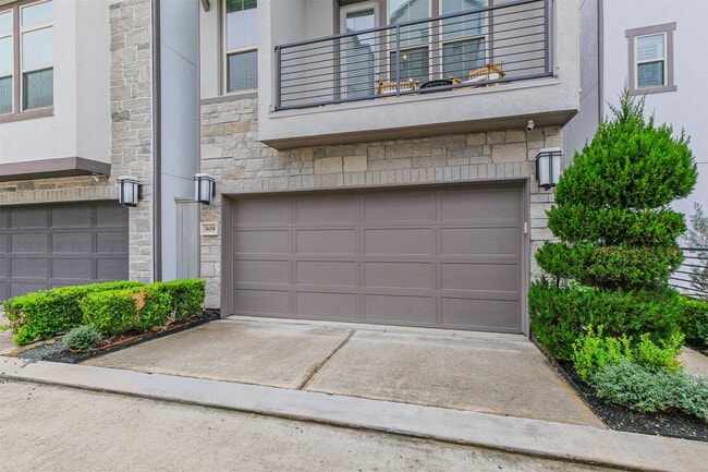 Building Photo - 809 Leavenworth Ave