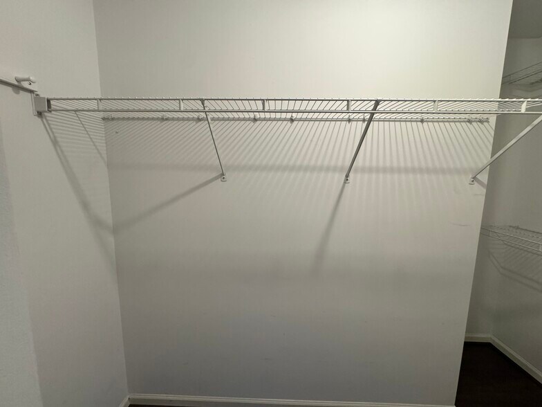 Master Walk In Closet - 268 Camel Bend Ct