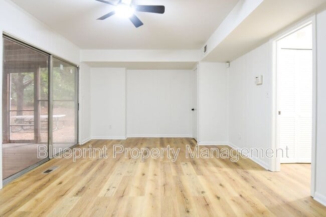 Building Photo - 6004 Cowin Dr NW