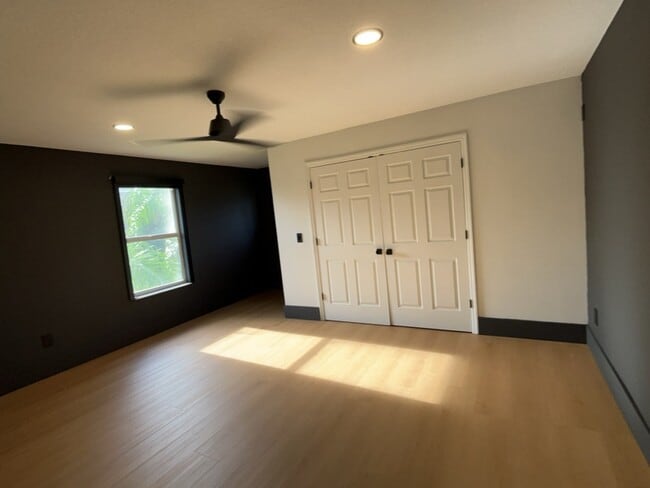 Building Photo - 8131 Vineland Oaks Blvd