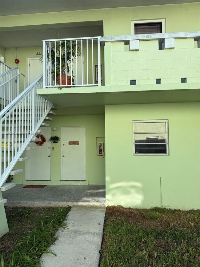 Building Photo - 7600 SW 82nd St