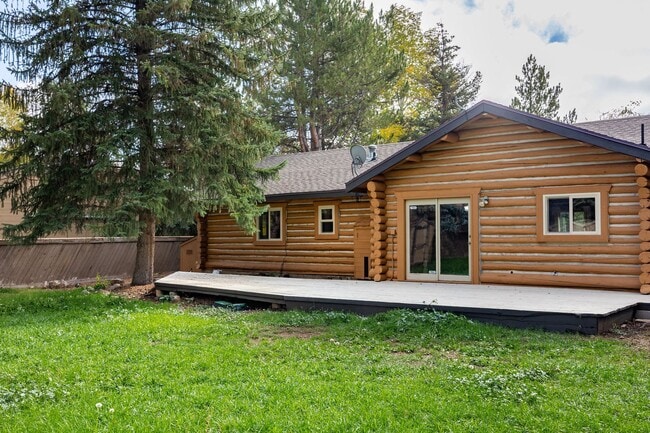 Building Photo - Updated Log Cabin in Park City — Modern Co...