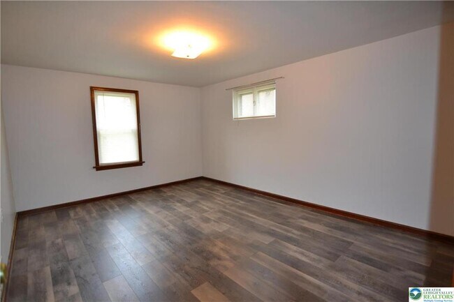 Building Photo - 353 West St