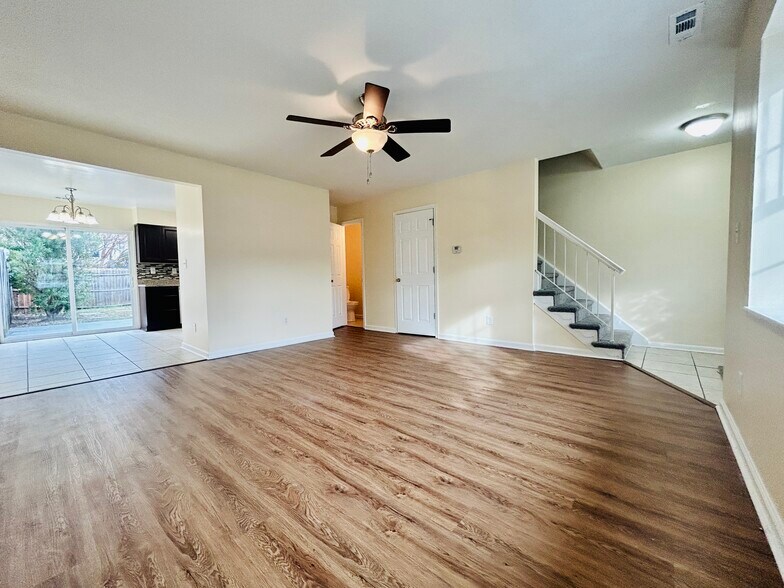 Living Room w/Coat Closet & Powder Room - 718 Spence Cir