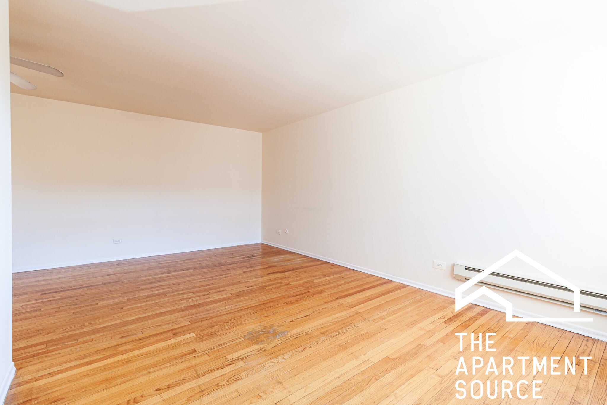 Building Photo - 665 W Wrightwood Ave