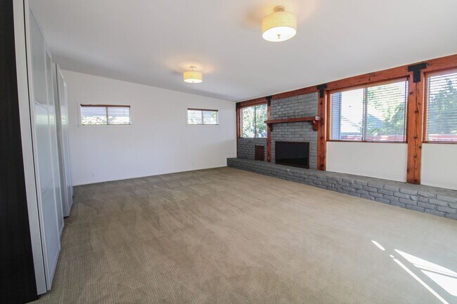 Building Photo - 4 Bedroom House with HUGE Backyard on Historic Buchon St. Near Downtown SLO