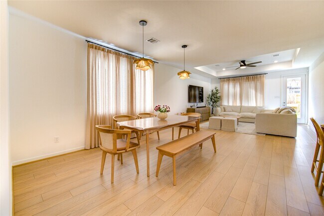 Building Photo - 9727 Arrigoni Creek Dr