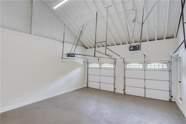 Building Photo - 770 Crest Valley Dr NW