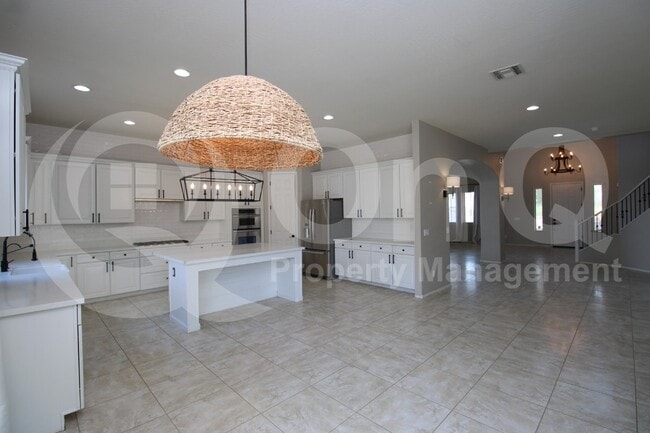 Building Photo - 12908 W Sierra Vista Dr