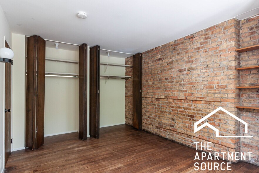 Building Photo - 602 W Surf St