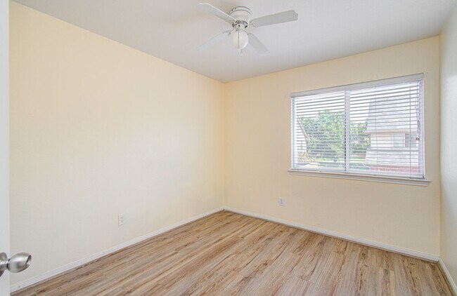 Building Photo - Affordable 3-Bedroom Townhome in Prime Missouri City Location