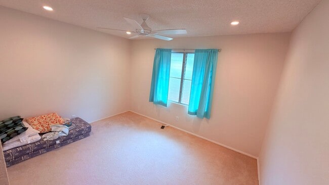 Building Photo - For Rent - 94-148 Kuanalio Pl