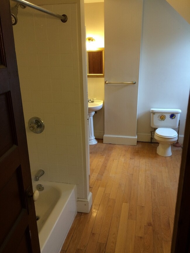 Building Photo - 38/40 Kenyon