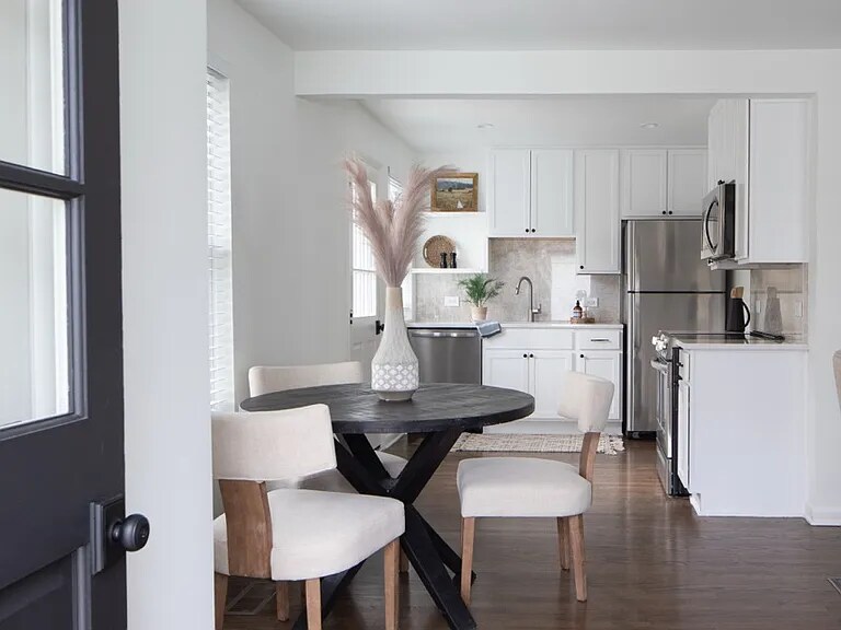 Building Photo - 203 Leake Ave