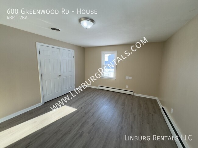 Building Photo - 600 Greenwood Rd