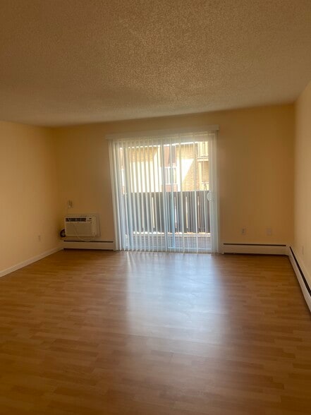 Building Photo - 89 Clinic Dr